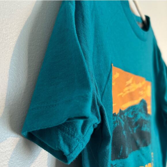 Old Navy Short Sleeve Yellowstone T-Shirt, Boys Small 6/7 - Picture 2 of 5